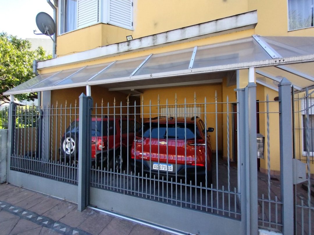 CASA 5 AMB VENTA SAN JUSTO CENTRO COCHERA JARDIN