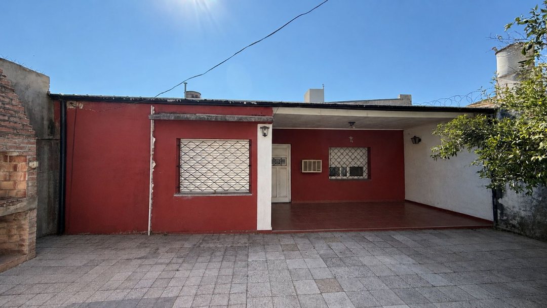 SE VENDE CASA INTERNA UNICA DE 2 DORMITORIOS