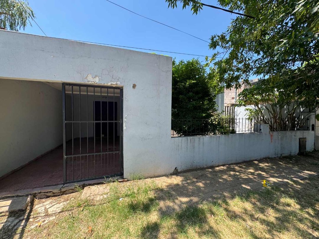 CASA EN VENTA EN PERGAMINO