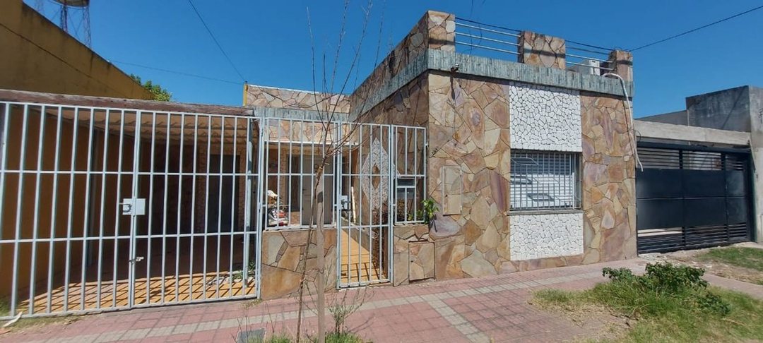 CASA EN VENTA  RECICLADA APTA CRÉDITO OPORTUNIDAD
