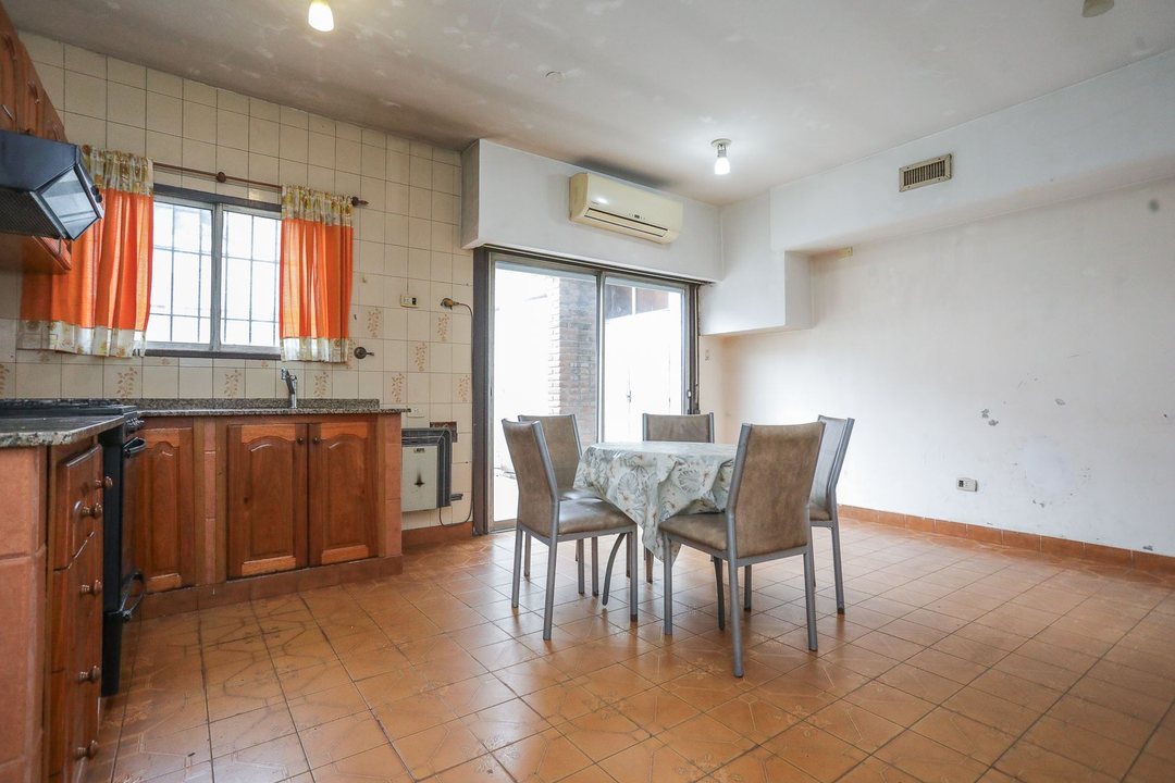 VENTA CASA 4 AMB. A/REFACCIONAR EN SAN MARTIN