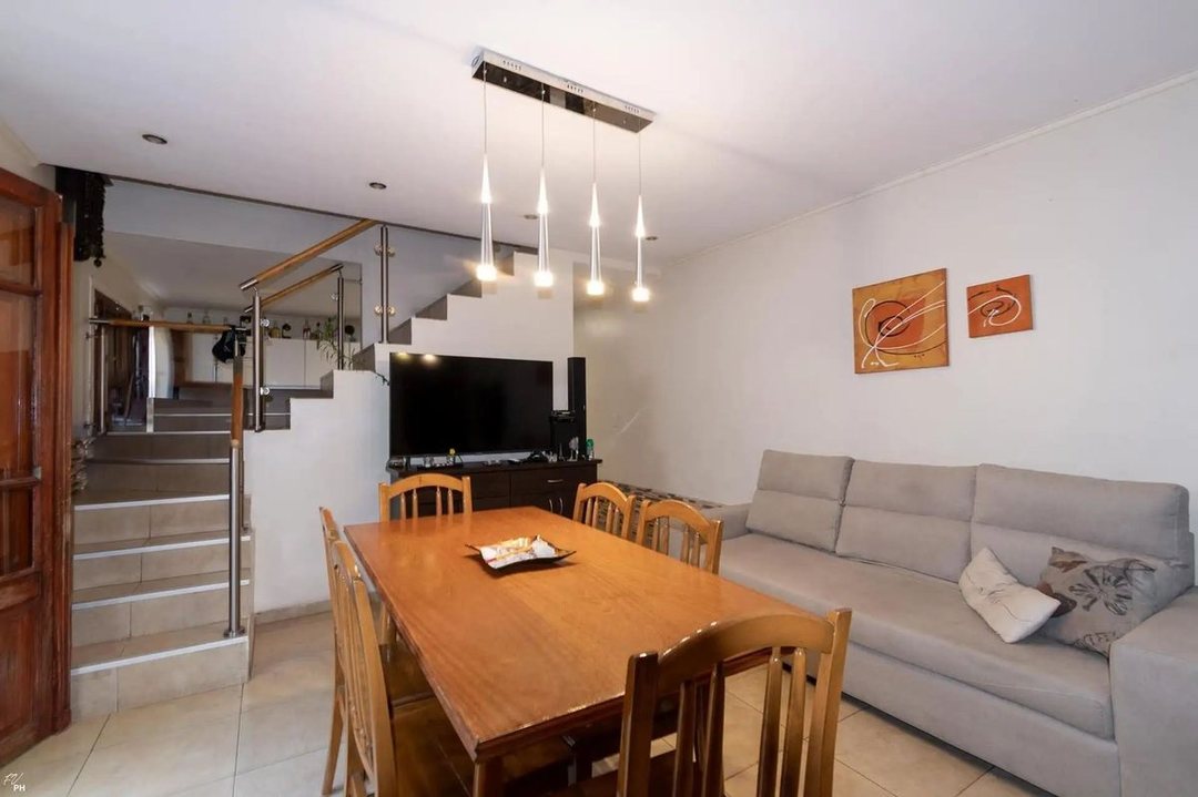 CASA EN VENTA 2 DORMITORIOS ESPAÑA Y HOSPITALES