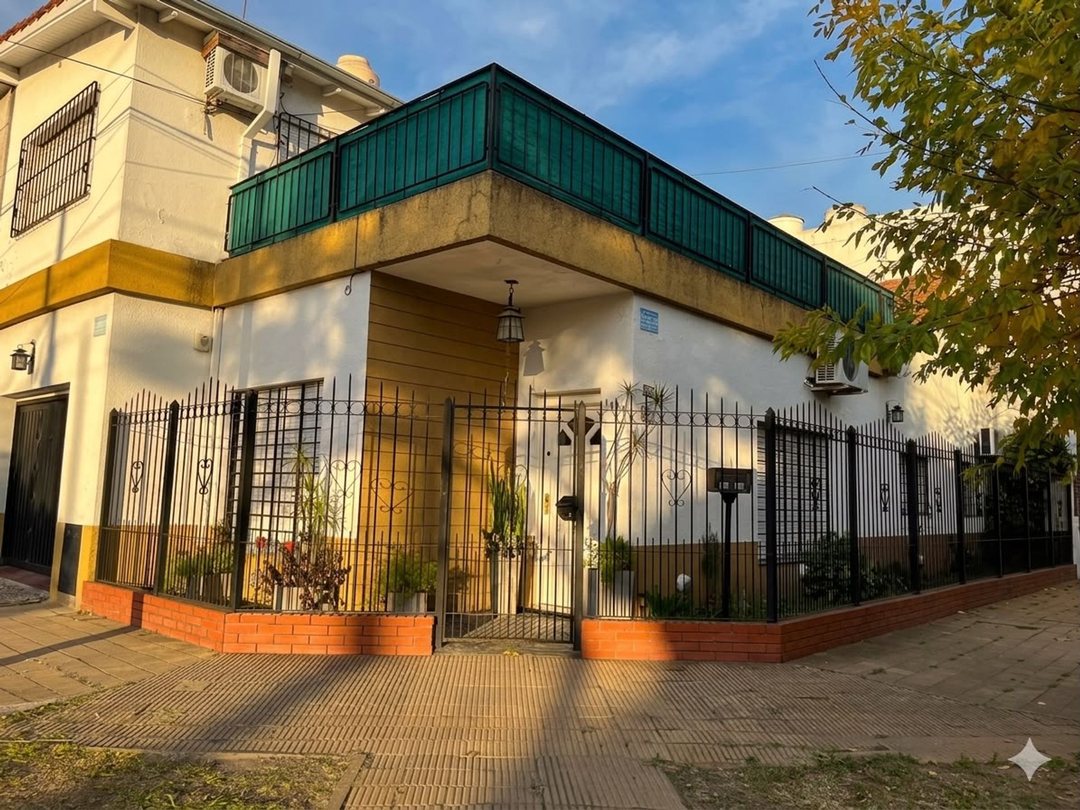 CASA EN VENTA PALOMAR APTO CREDITO 4 AMBIENTES