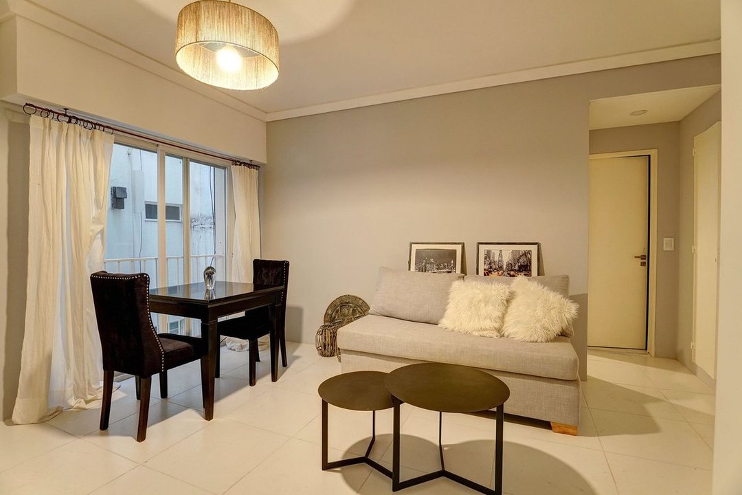 VENTA DEPARTAMENTO 2 AMBIENTES RENOVADO EN FLORES