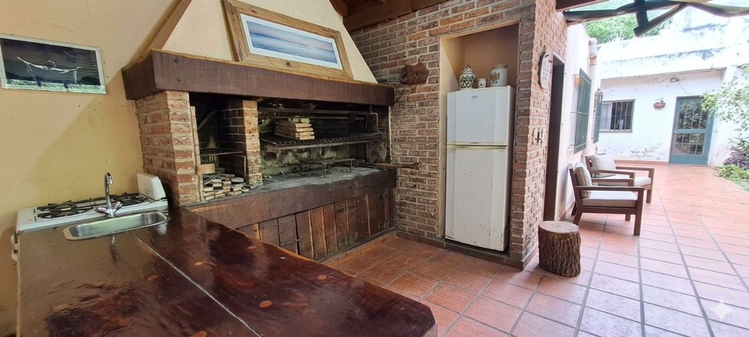 CASA CON FONDO JARDIN QUINCHO PARRILLA BARRACAS