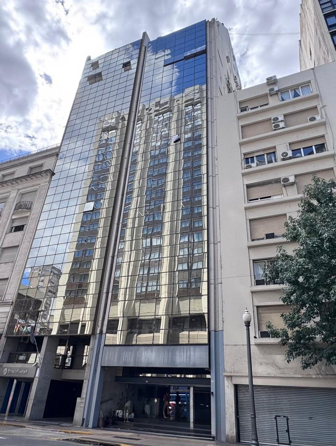 Oficina corporativa en alquiler – SEGURIDAD 24HS