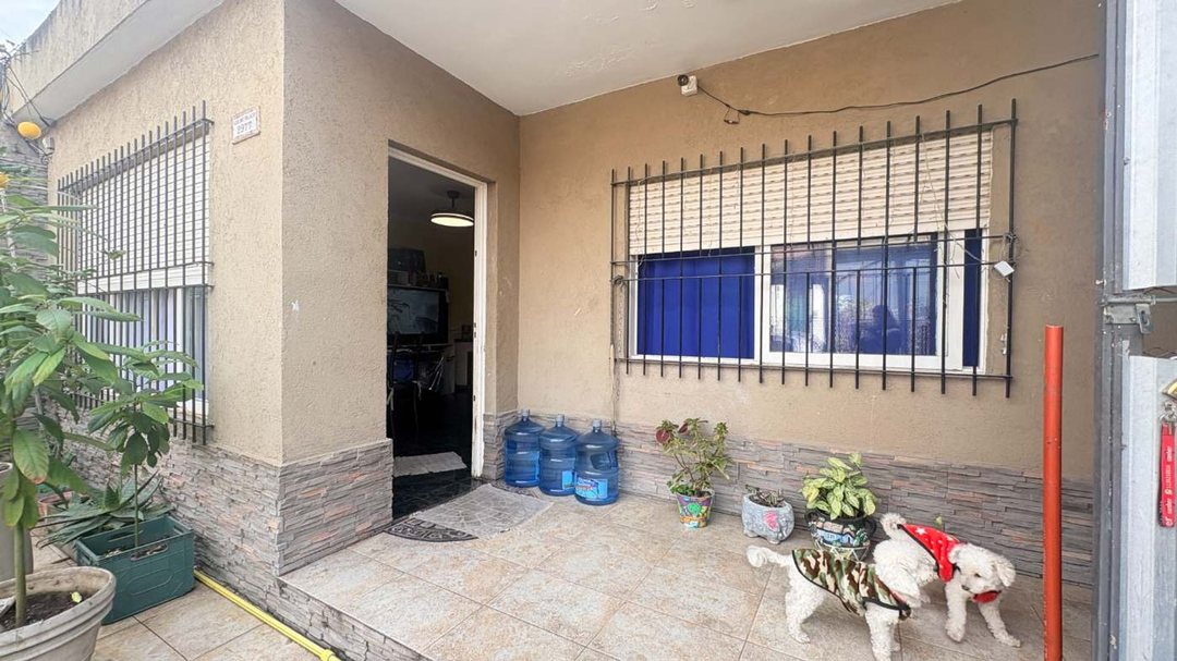 Venta Castelar casa 4 ambientes  con cochera