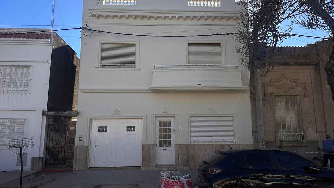CASA RECICLADA / TODOS LOS SERVICIOS / 3-4 DORM