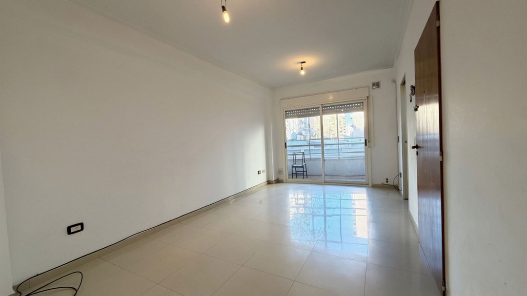 VENTA DEPTO 2 AMB. CON BALCÓN. BALLESTER centro