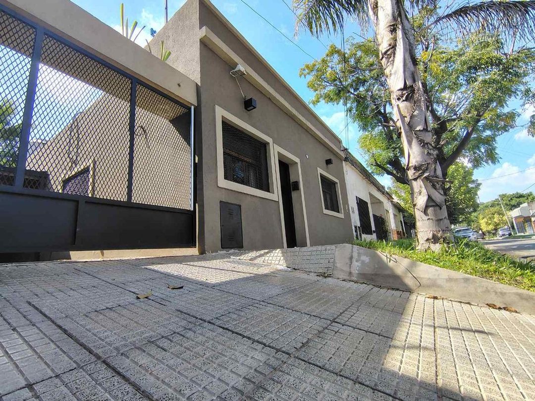 VENTA DE CASA + DEPTO LOTE 10X35 IDEAL 2 FAMILIAS