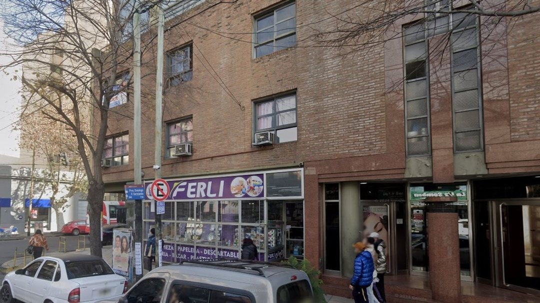 Consultorio u oficina en venta a mts Est. Lanús