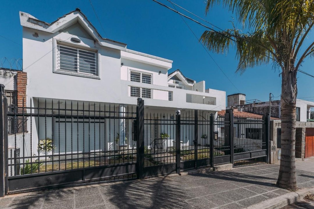 VENTA CASA 4 DORMITORIOS PARQUE SAN VICENTE