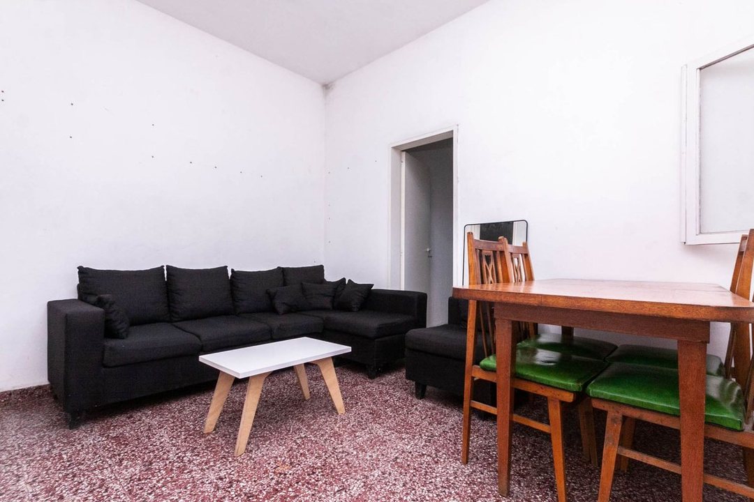 VENTA CASA 2 DORM, GARAGE Y LOCAL AP.CRED-LANUS E.