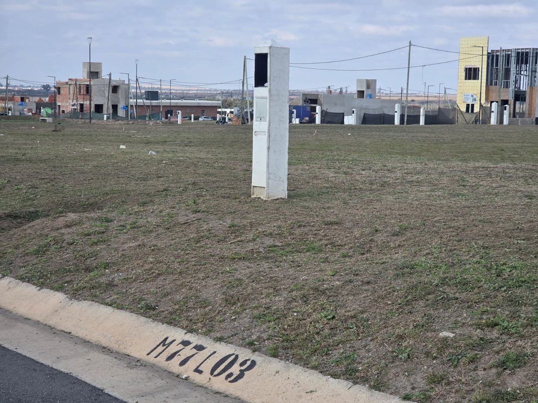 VENTA LOTE RESIDENCIAL EN DOCTA CENTRAL 250 M2