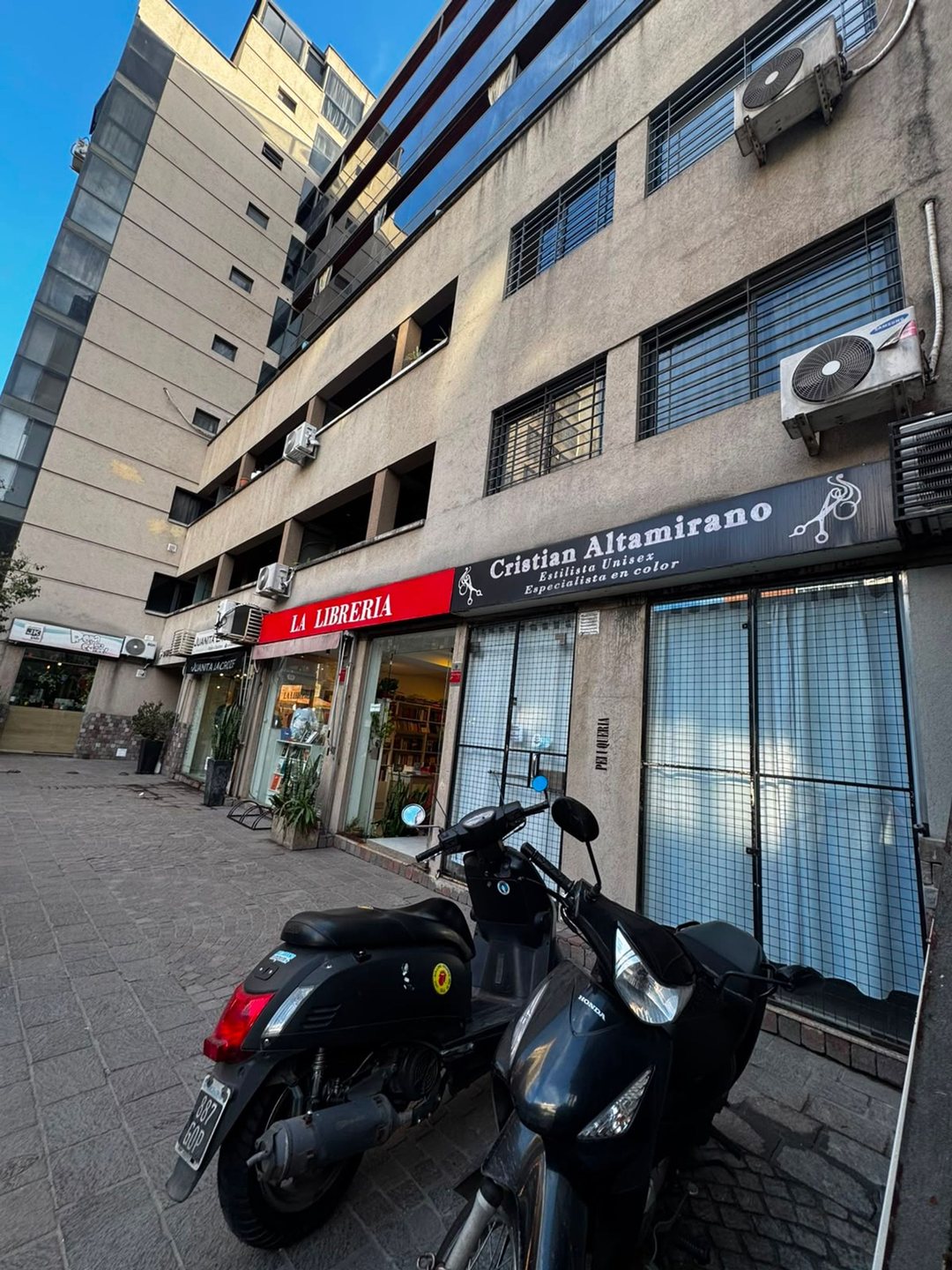 LOCAL CENTRICO 48 M2 LAVALLEJA Y CAÑADA