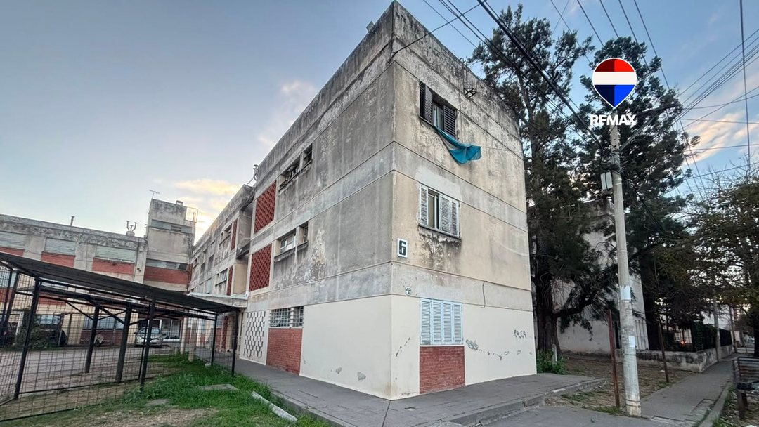 DEPARTAMENTO AMPLIO EN VENTA MACROCENTRO 3 DORM