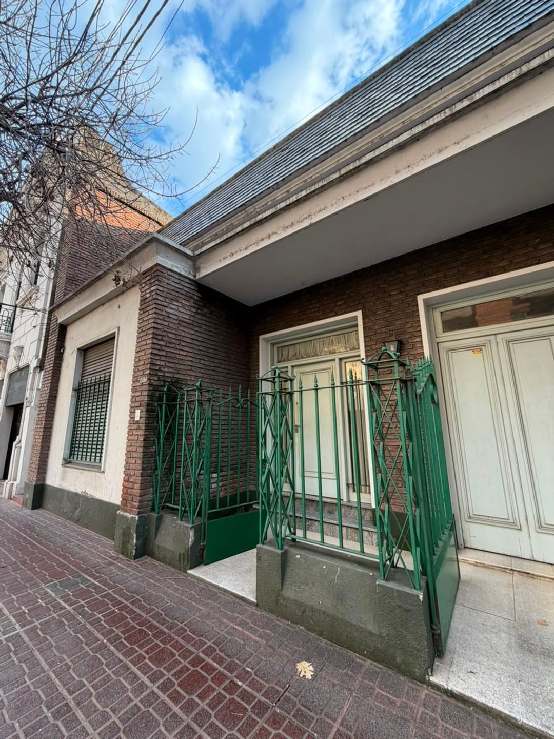 SE VENDE CASA A REFACCIONAR /DESARROLLO