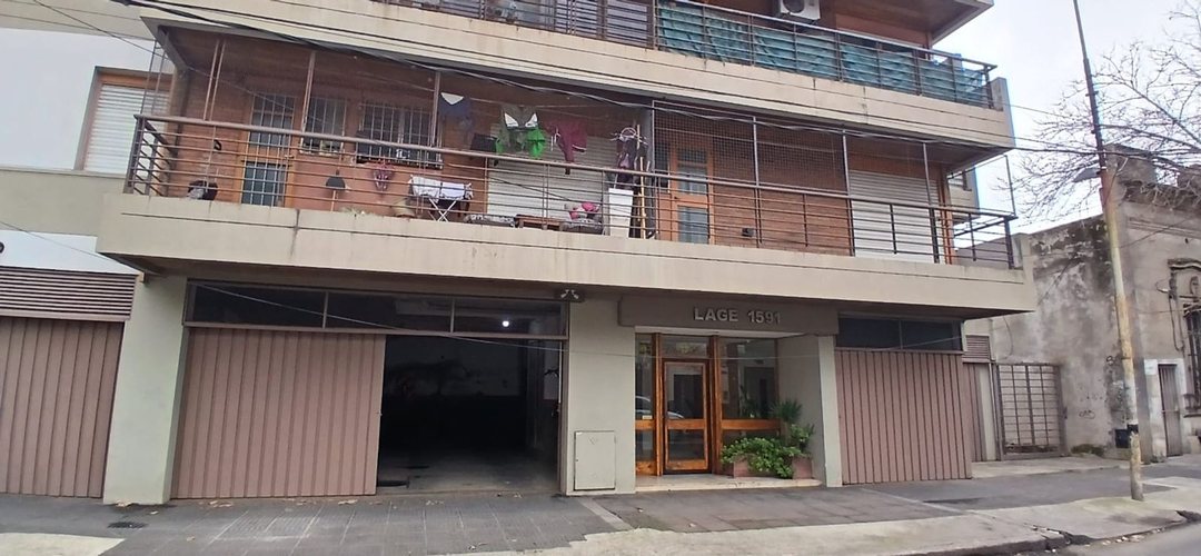 COCHERA FIJA CUBIERTA EN SANTOS LUGARES