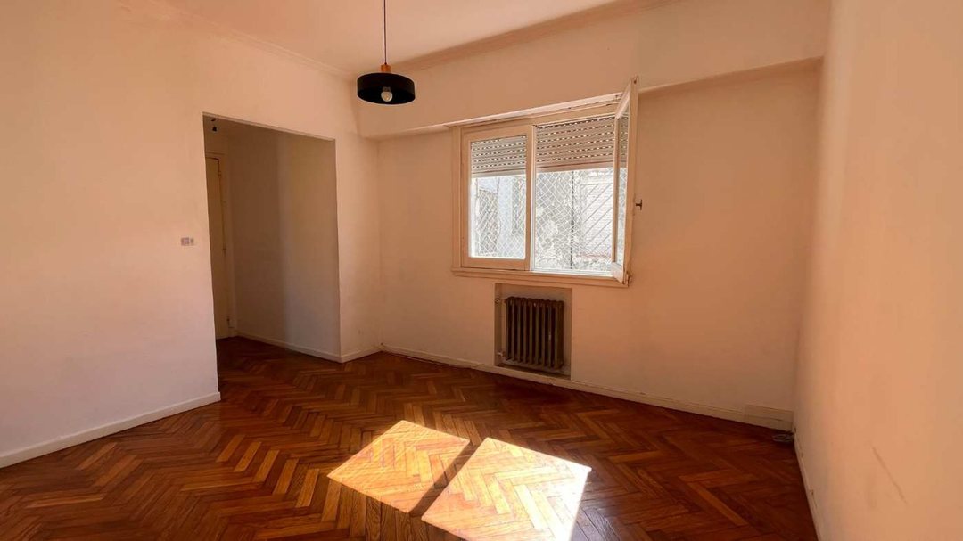 VENTA CON RENTA EN ONCE | 2 amb con gran potencial