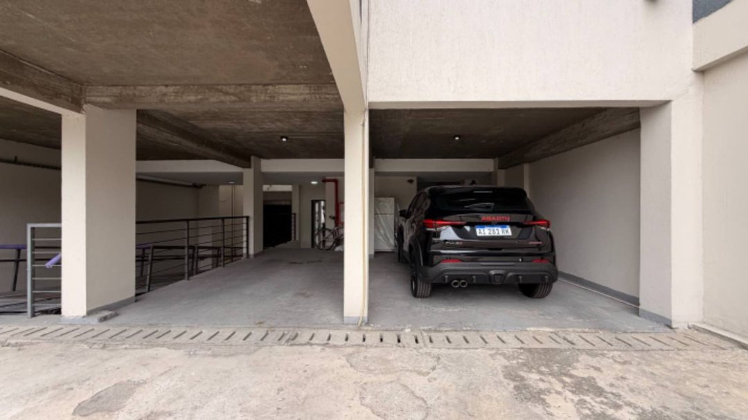 COCHERA EN VENTA - LA PLATA