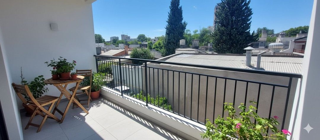 VENTA TRES A AMBIENTES en Monte Castro a estrenar