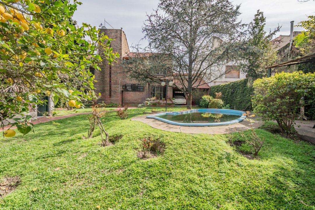 VENTA CASA 6 AMB C/PILETA- A. BONZI CREDITO PERMUT