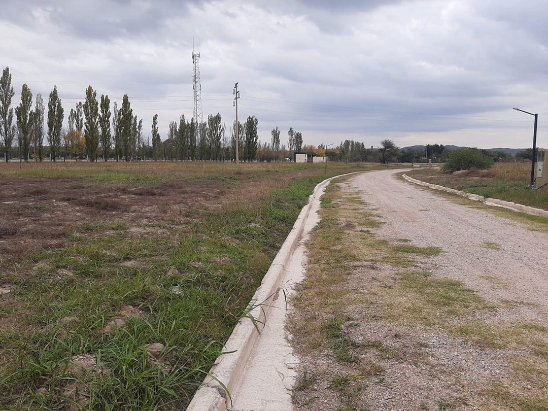 VENTA DE TERRENO  BARRIO PRIVADO TIERRAS DE JUANA