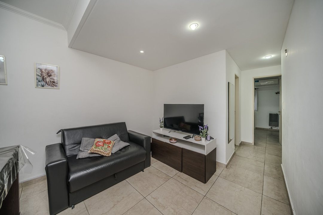 VENTA DPTO 2 AMB PATIO CASEROS NORTE PERMUTA
