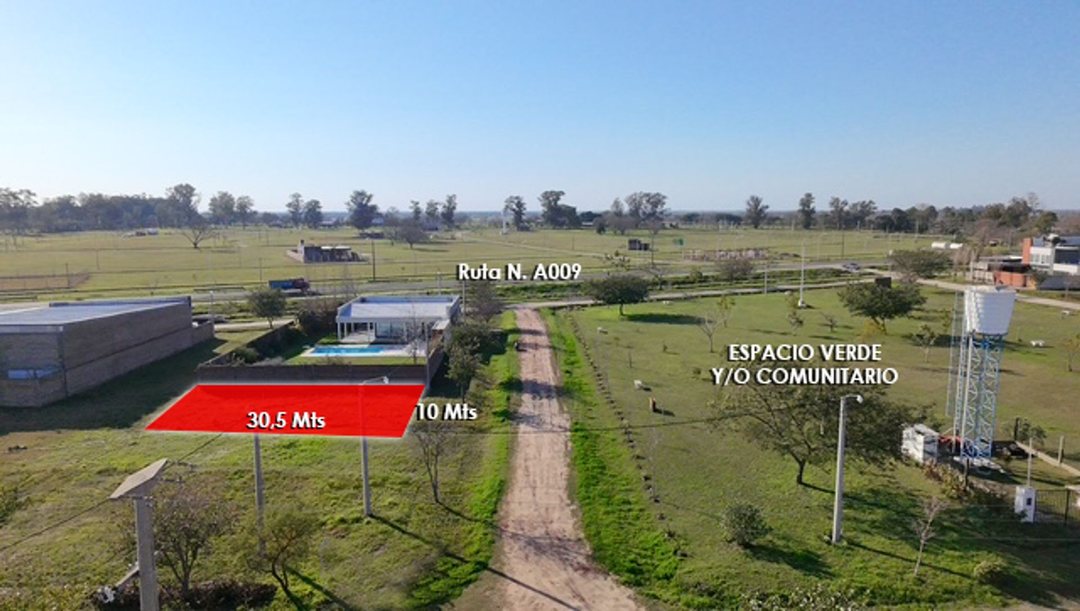 Terreno en venta frente a plaza - Los Naranjos