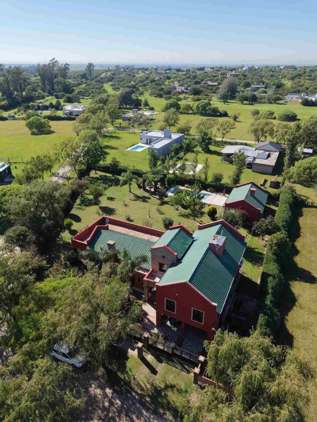 VENDE EXCEPCIONAL CASA EN LA MELINCA
