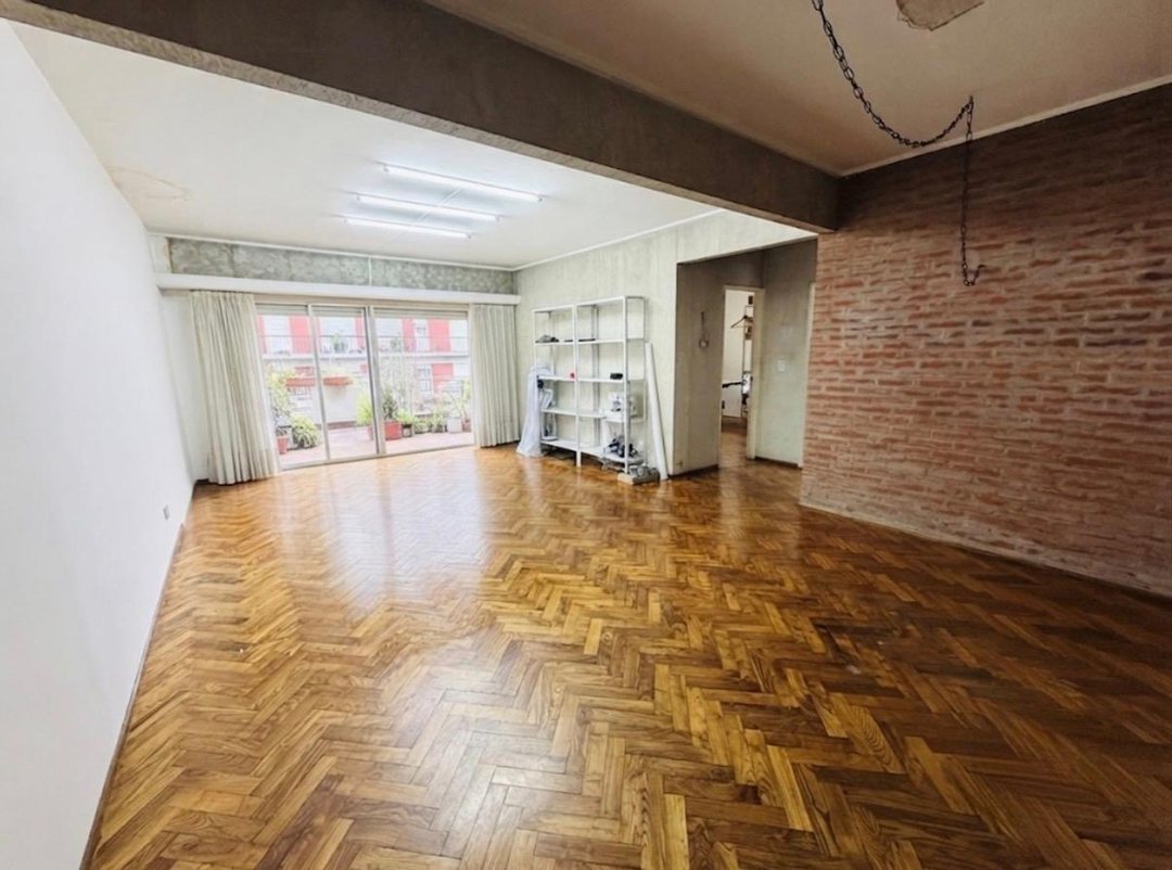 Departamento de 6 ambientes en venta Banfield