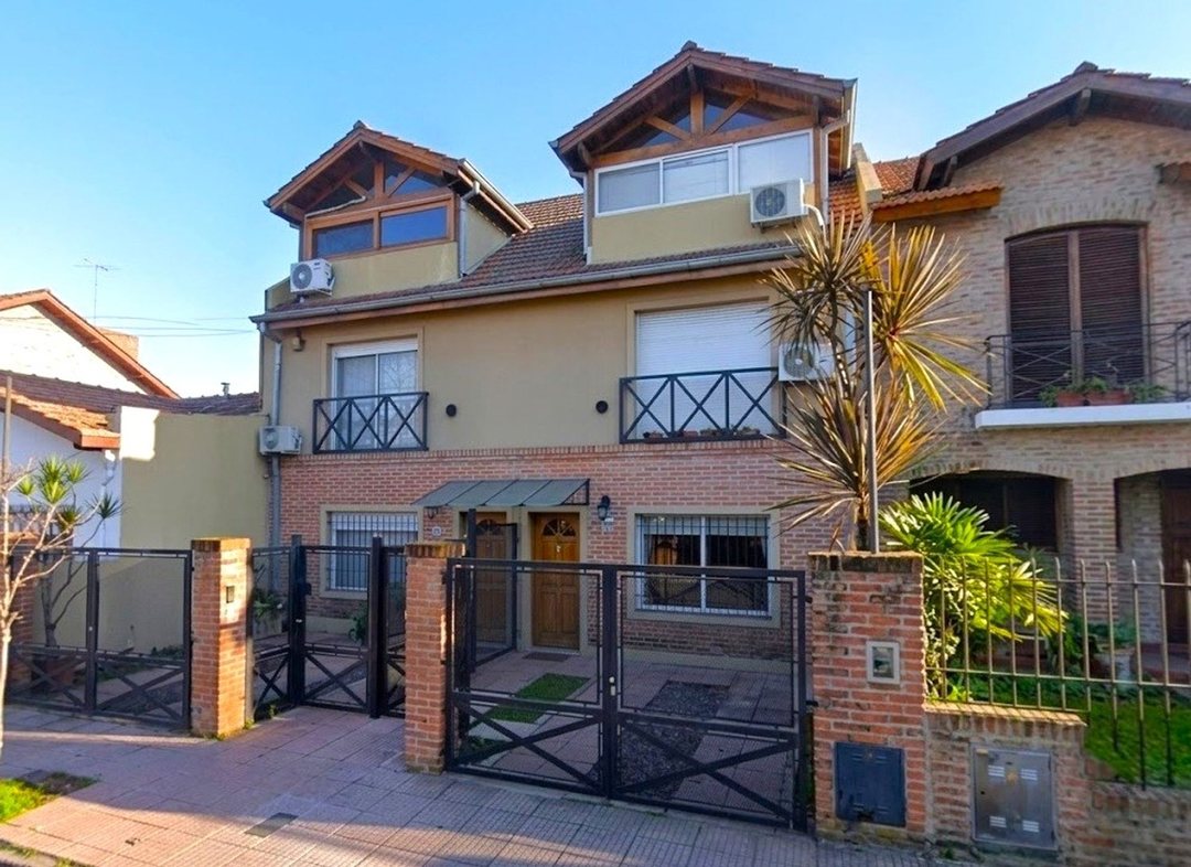 CASA EN VENTA VICTORIA 5 AMB COCH JARDÍN PILE E/AV
