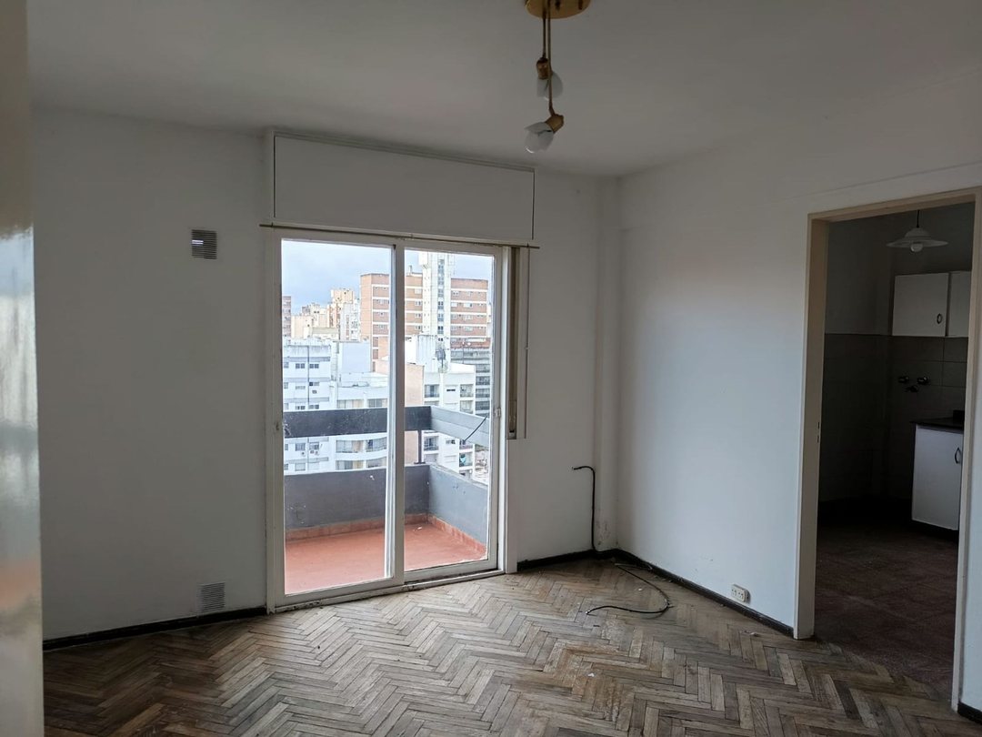 VENTA DEPTO 1 DORM. CON BALCÓN. B° MARTIN