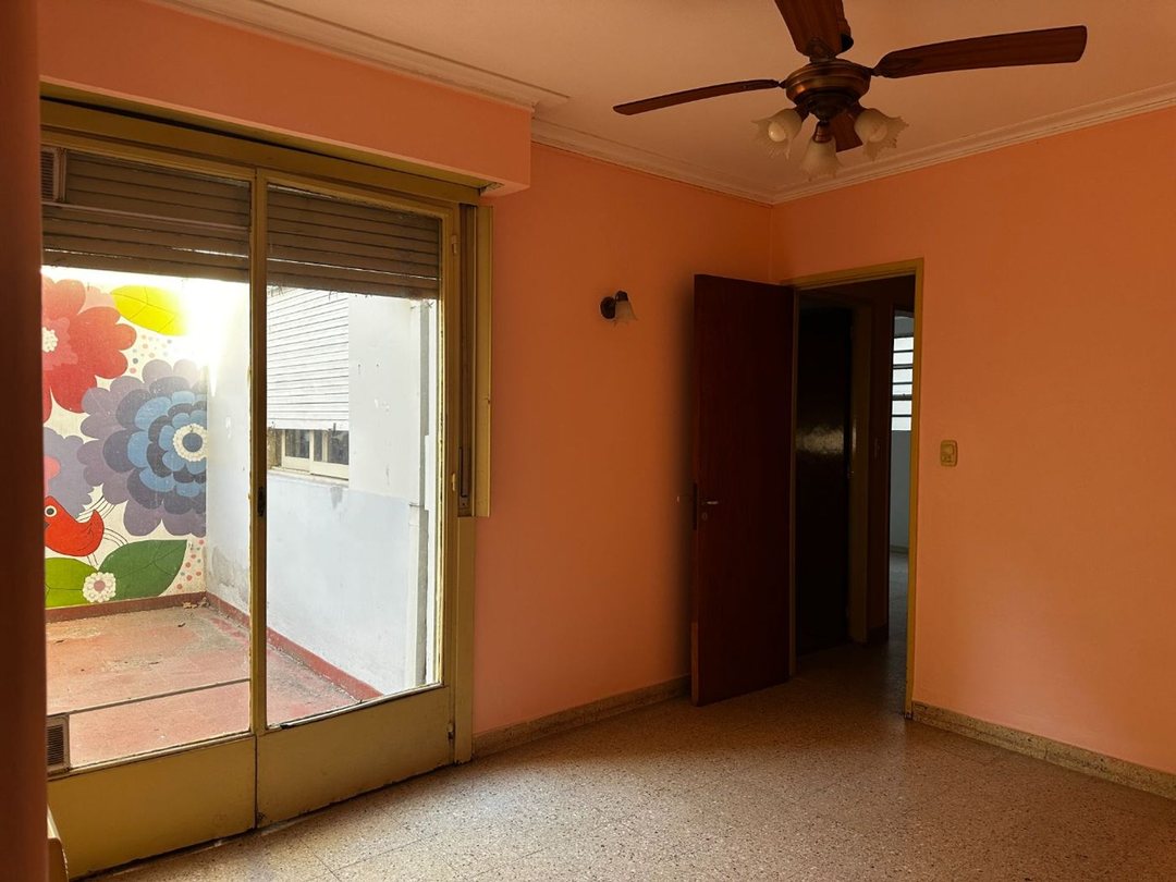 PH 2 DORMITORIOS 2 PATIOS EN VENTA LA PLATA