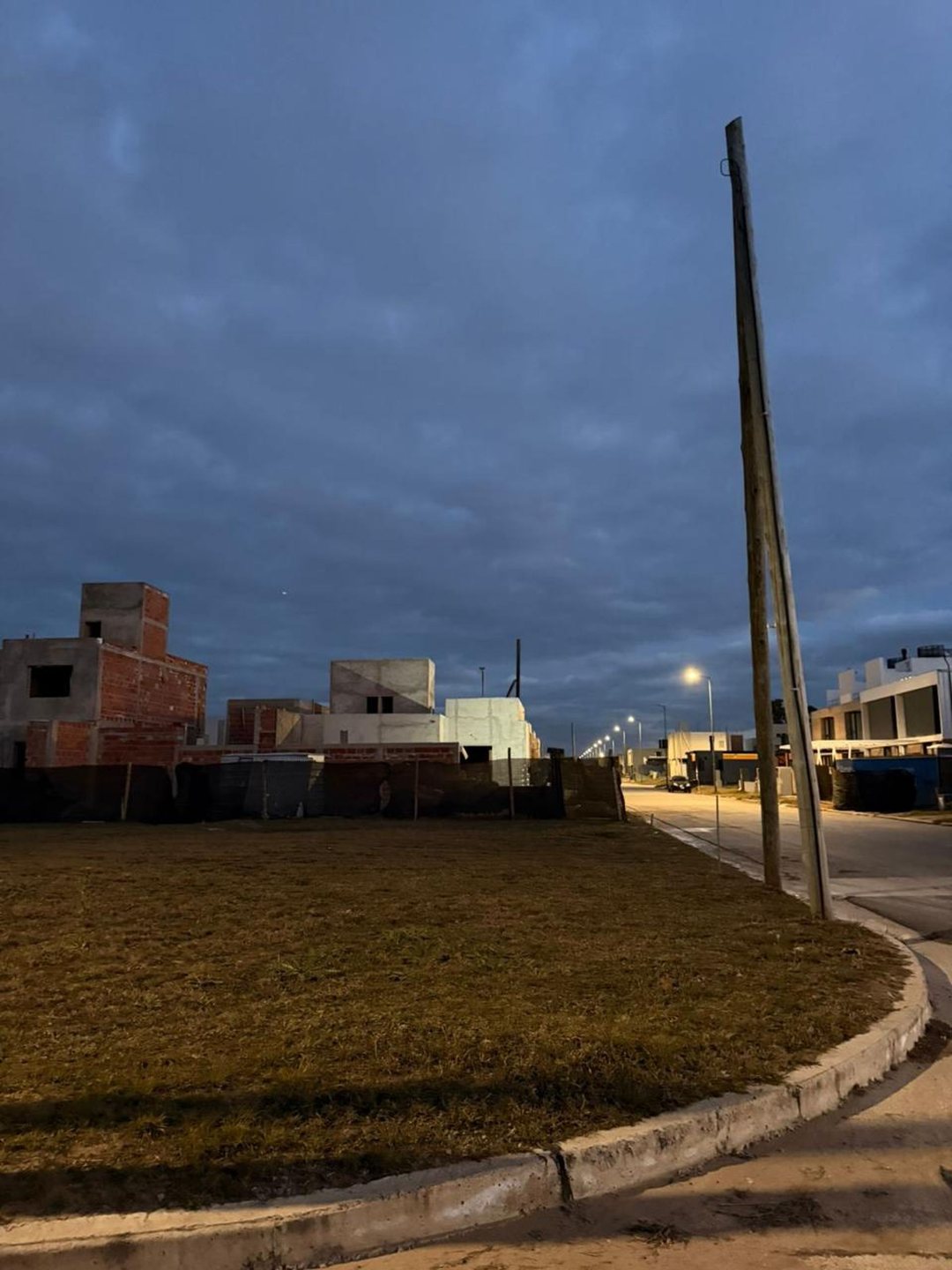 VENTA LOTE ESQUINA RINCONES DE MANANTIALES