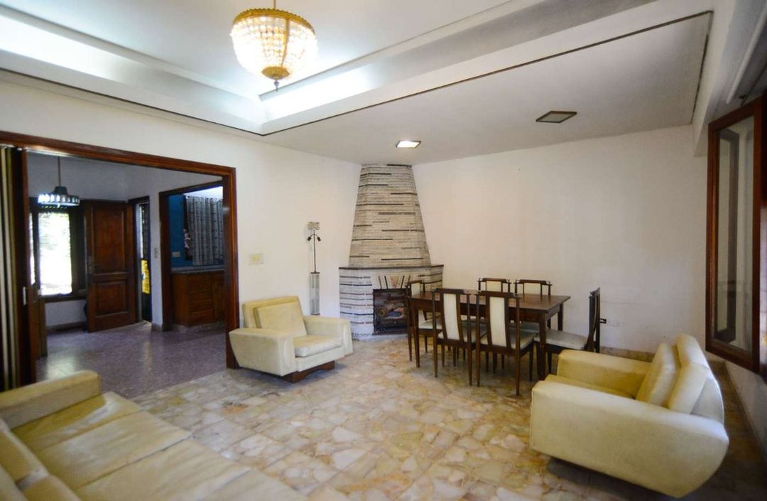 Casa de 3 amb con local, cochera y terraza