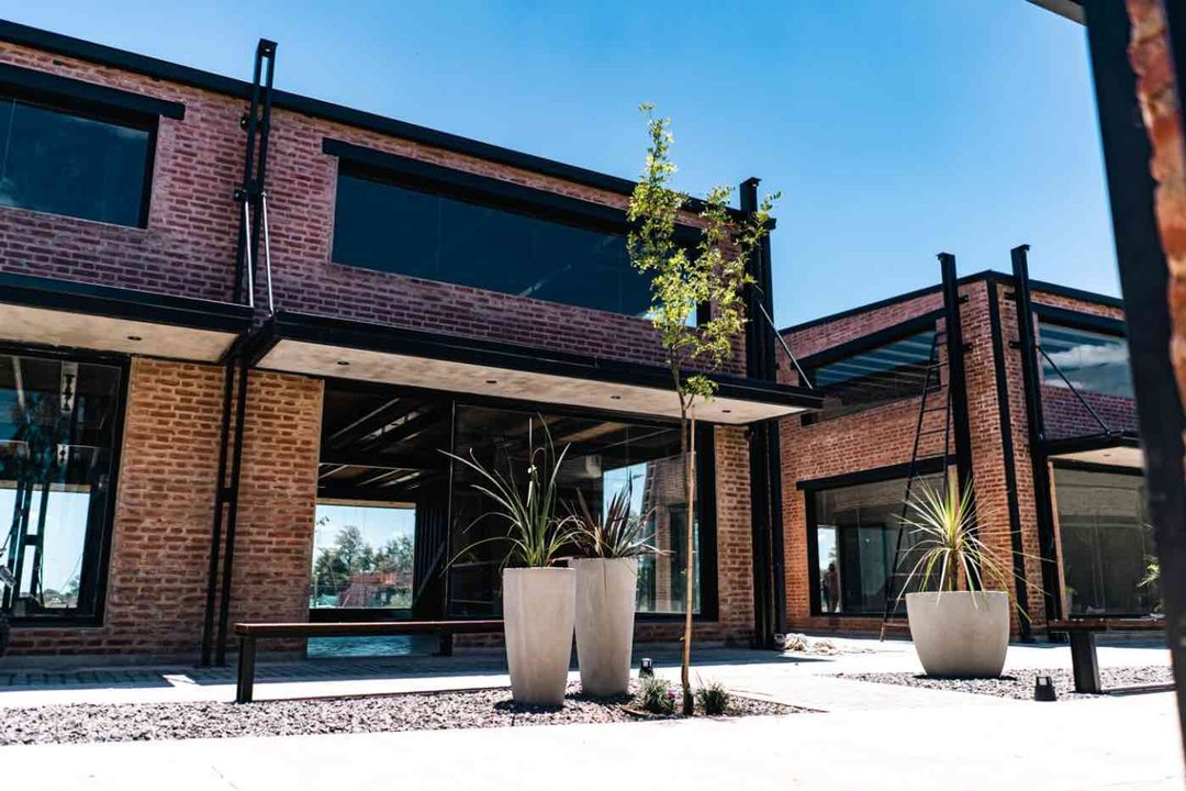 VENTA LOCAL COMERCIAL EN PASEO DE LAS ACACIAS