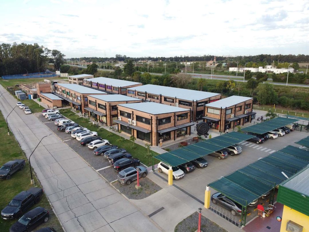 VENTA LOCAL COMERCIAL EN PASEO DE LAS ACACIAS