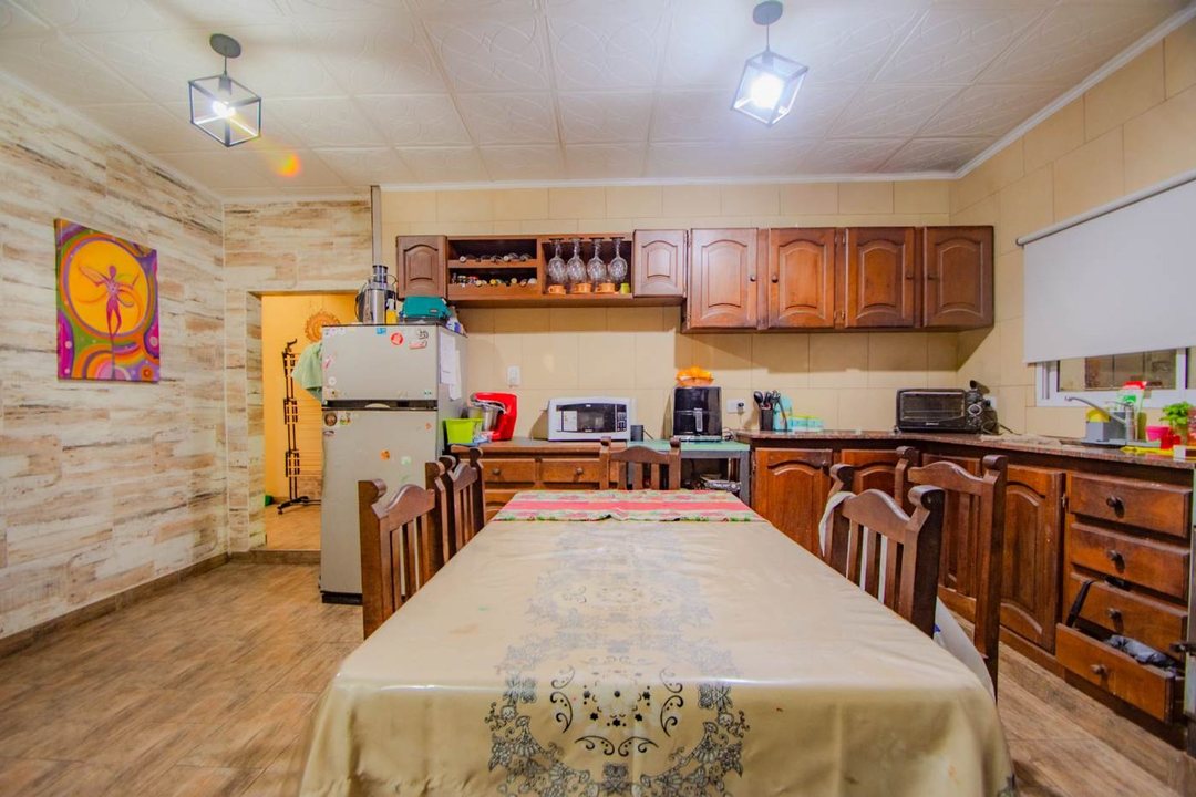 VENTA CASA 4 AMBIENTES PATIO Y PARRILLA. ITUZAINGO