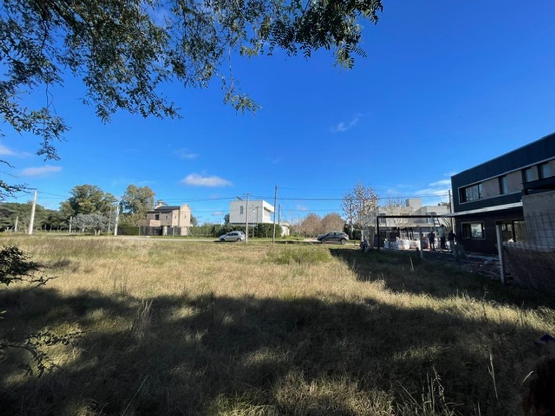 Lote a la Venta en Barrio Angosto, City Bell.