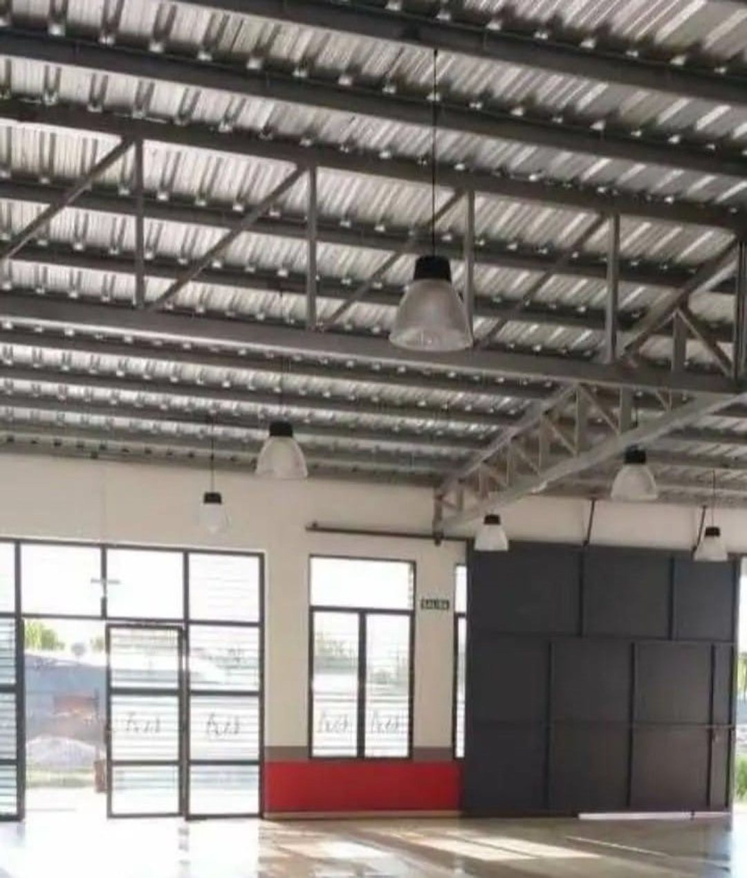 VENTA IMPORTANTE SALÓN COMERCIAL TUNUYAN  MENDOZA