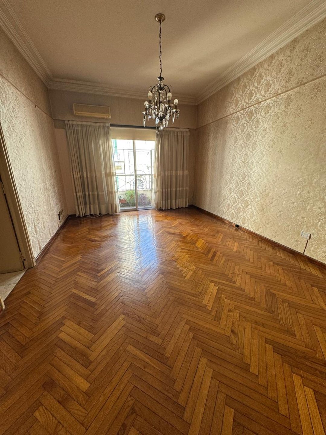 VENTA DEPARTAMENTO 4 AMBIENTES BALCON -CONGRESO