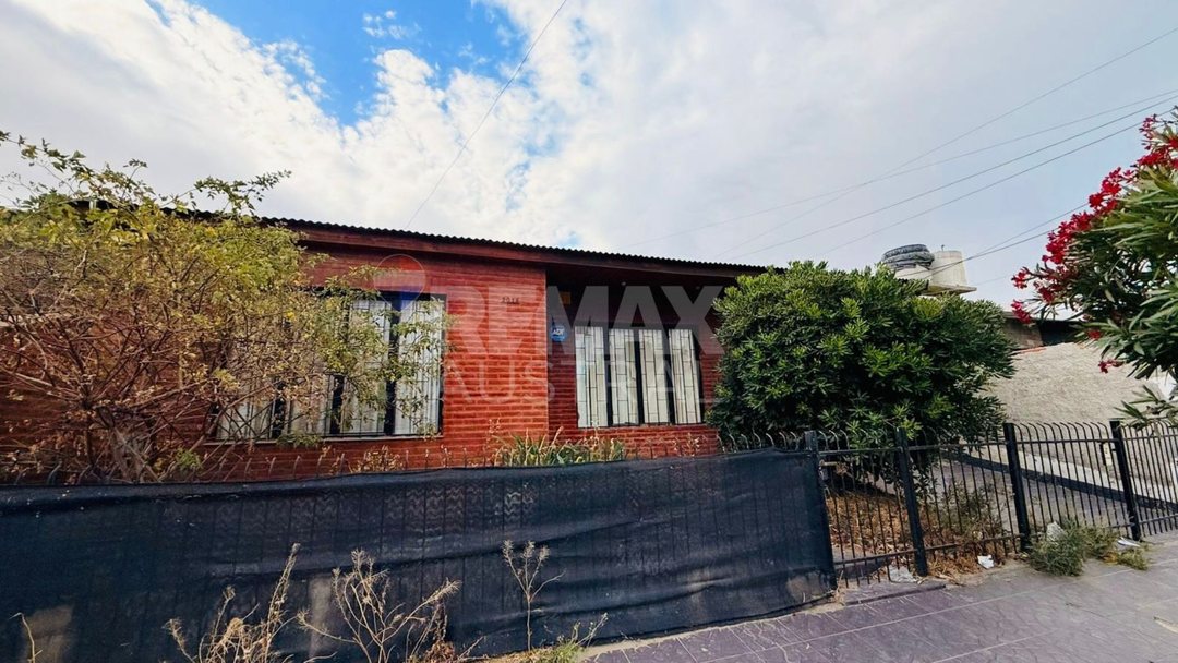 CASA 3 DORMITORIOS BARRIO PUEYRREDON