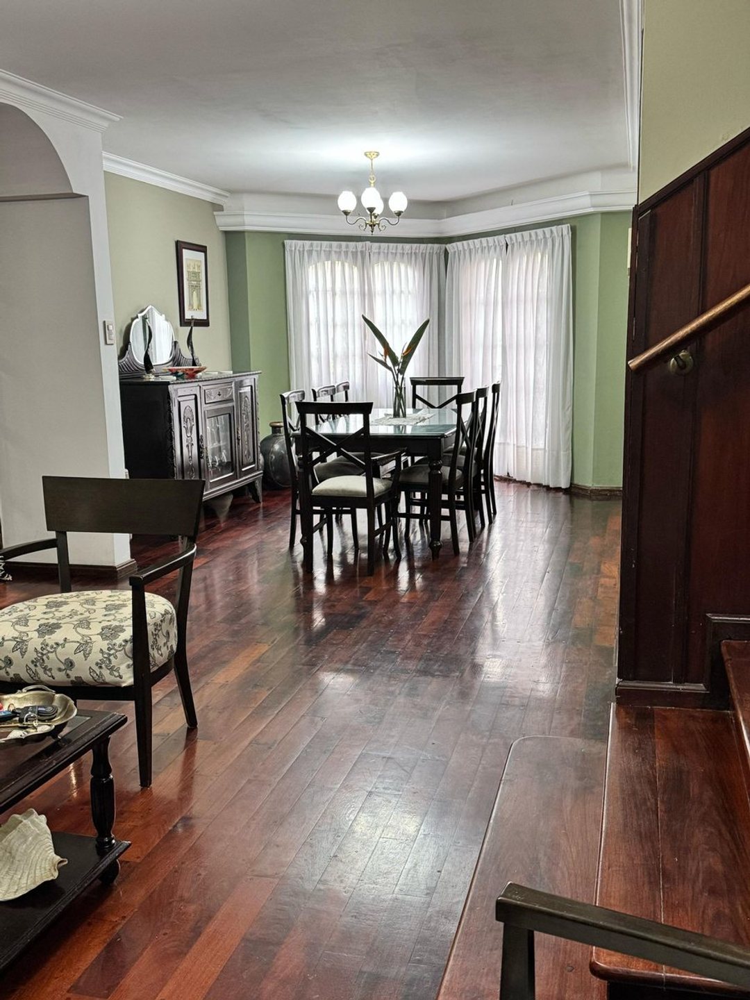 Venta amplia casa en Barrio Sur