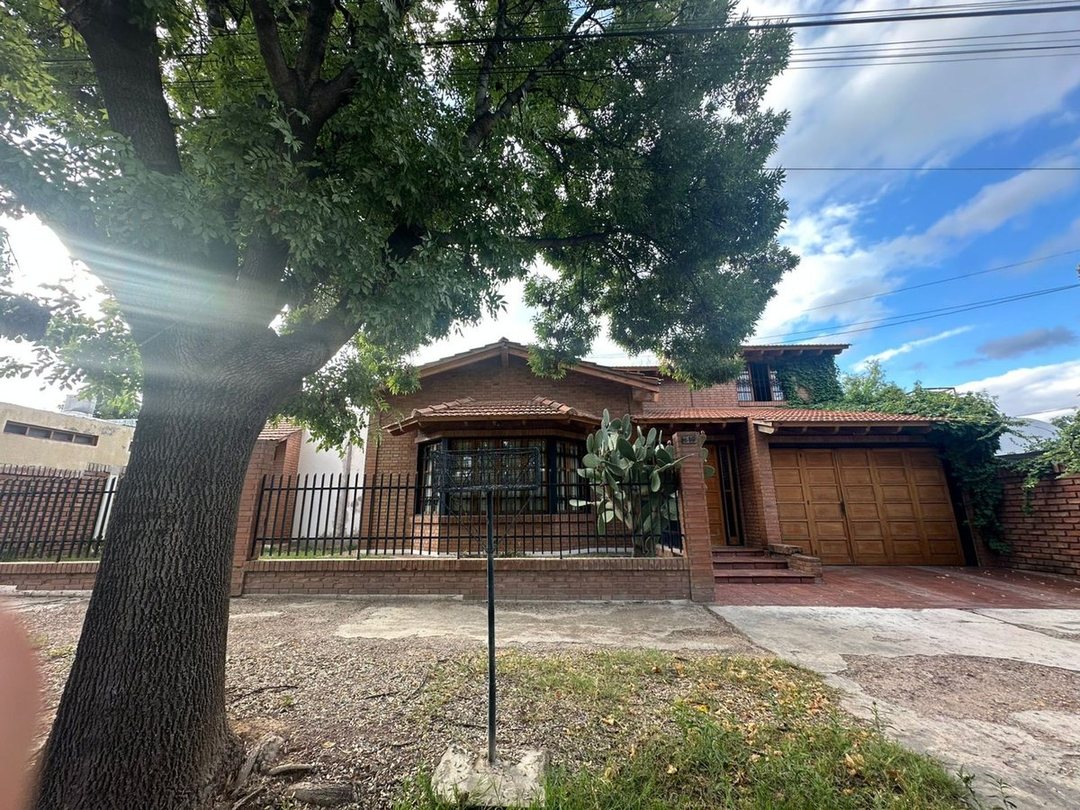 VENTA CASA 3 DORMITORIOS VISTALBA LUJAN DE CUYO