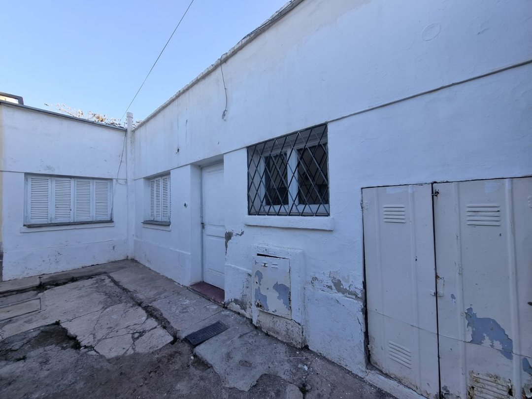 OPORTUNIDAD VENTA CASA  A RECICLAR APTA CREDITO
