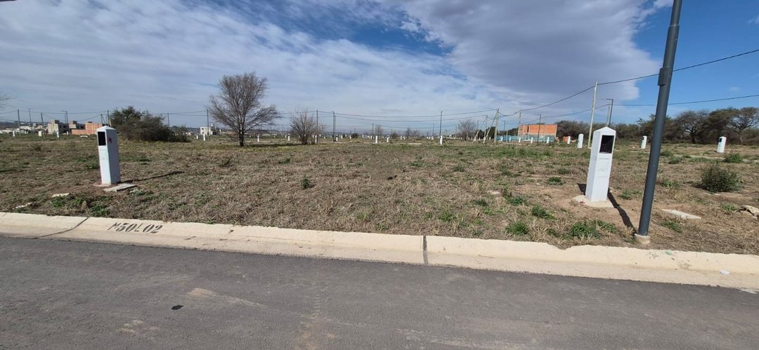 VENTA LOTE 300M2 APTO DUPLEX EN DOCTA PARQUE