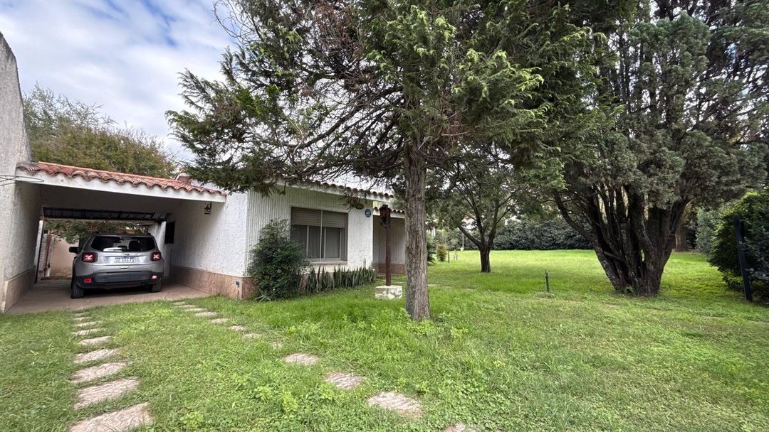 VENTA CASA 2 DORMITORIOS CON PILETA RIO CEBALLOS