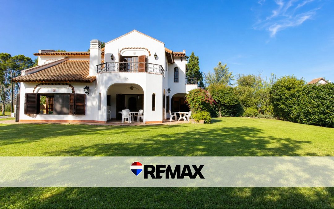 OPORTUNIDAD !Casa 220 mts al GOLF COUNTRY ARANJUEZ