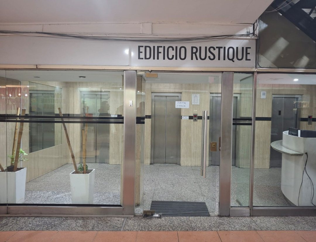 VENTA MONOAMBIENTE RETIRO A REFACCIONAR